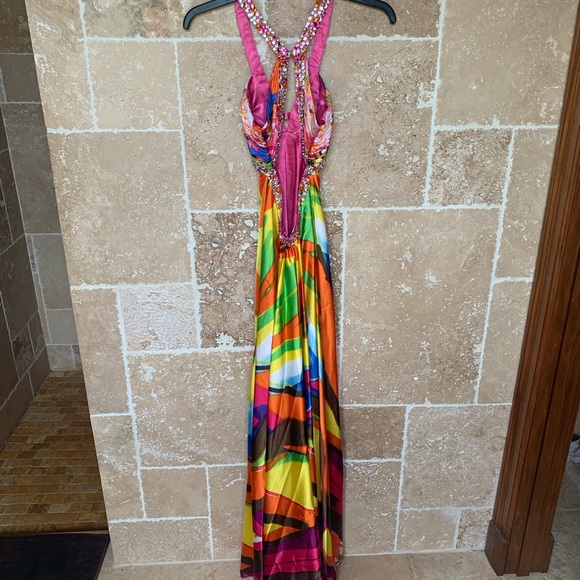 Formal Dress - Picture 2 of 7